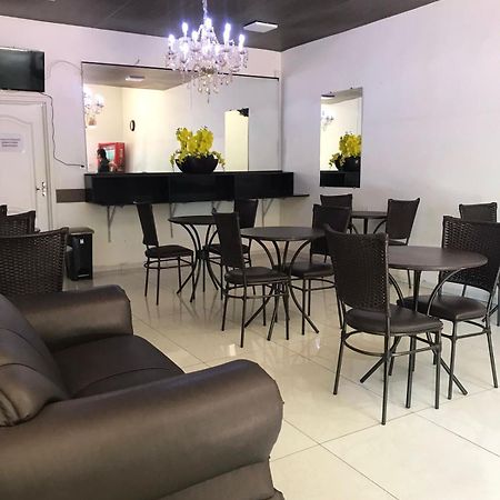 Hotel Vila Real Dourados Buitenkant foto