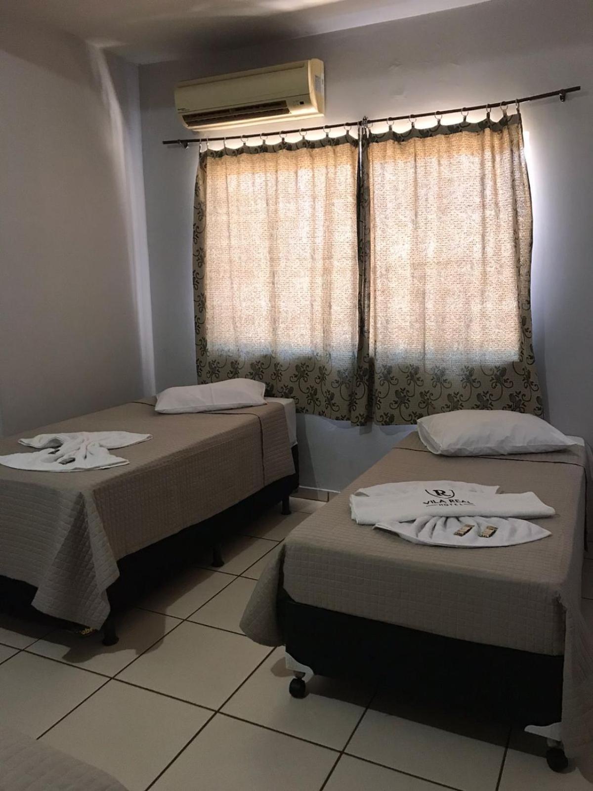 Hotel Vila Real Dourados Buitenkant foto
